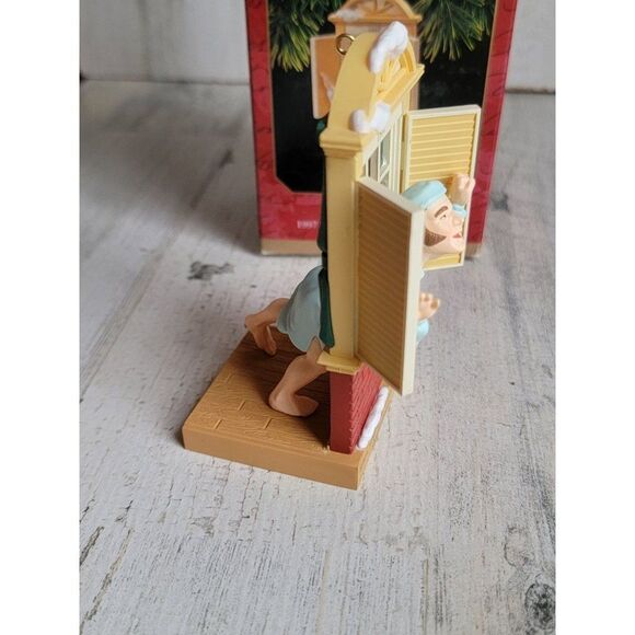 Hallmark Away to the window 1997 ornament Xmas decor - Picture 6 of 7